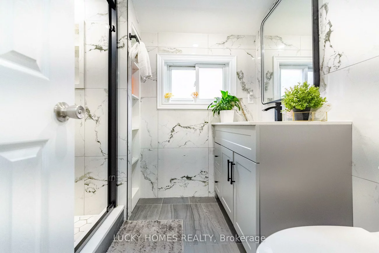 4396, Lawrence, West Hill, Toronto