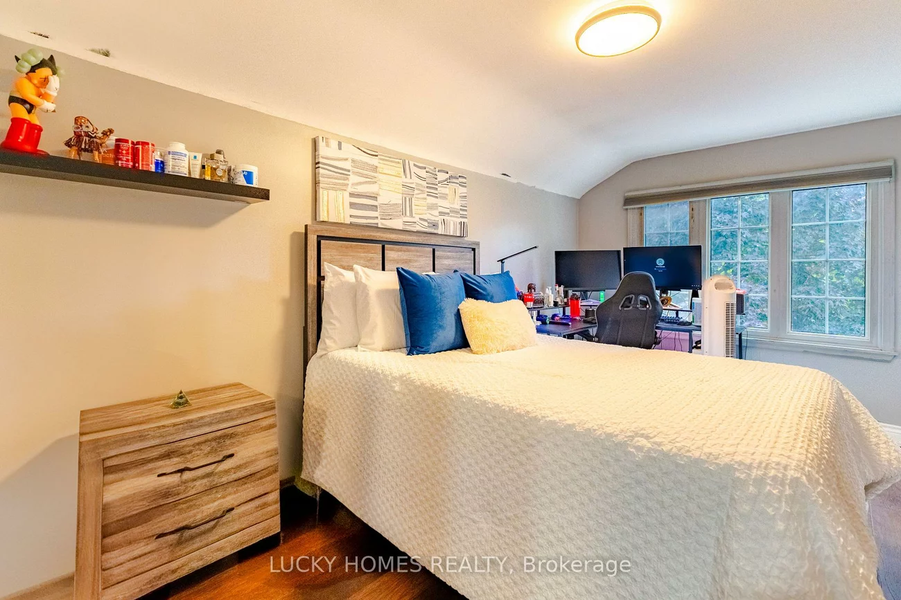 4396, Lawrence, West Hill, Toronto