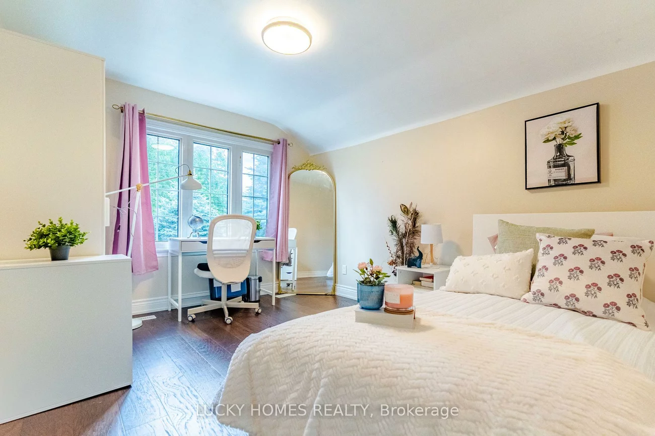 4396, Lawrence, West Hill, Toronto