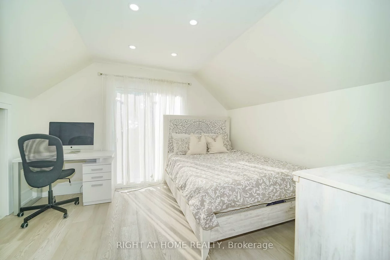 174, Aylesworth, Birchcliffe-Cliffside, Toronto