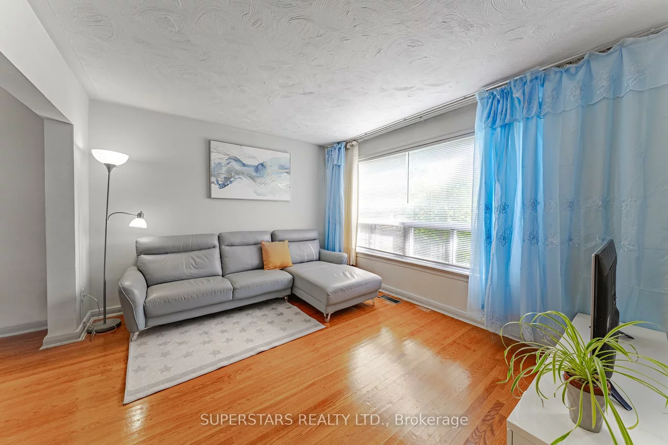139, Woodfern, Ionview, Toronto