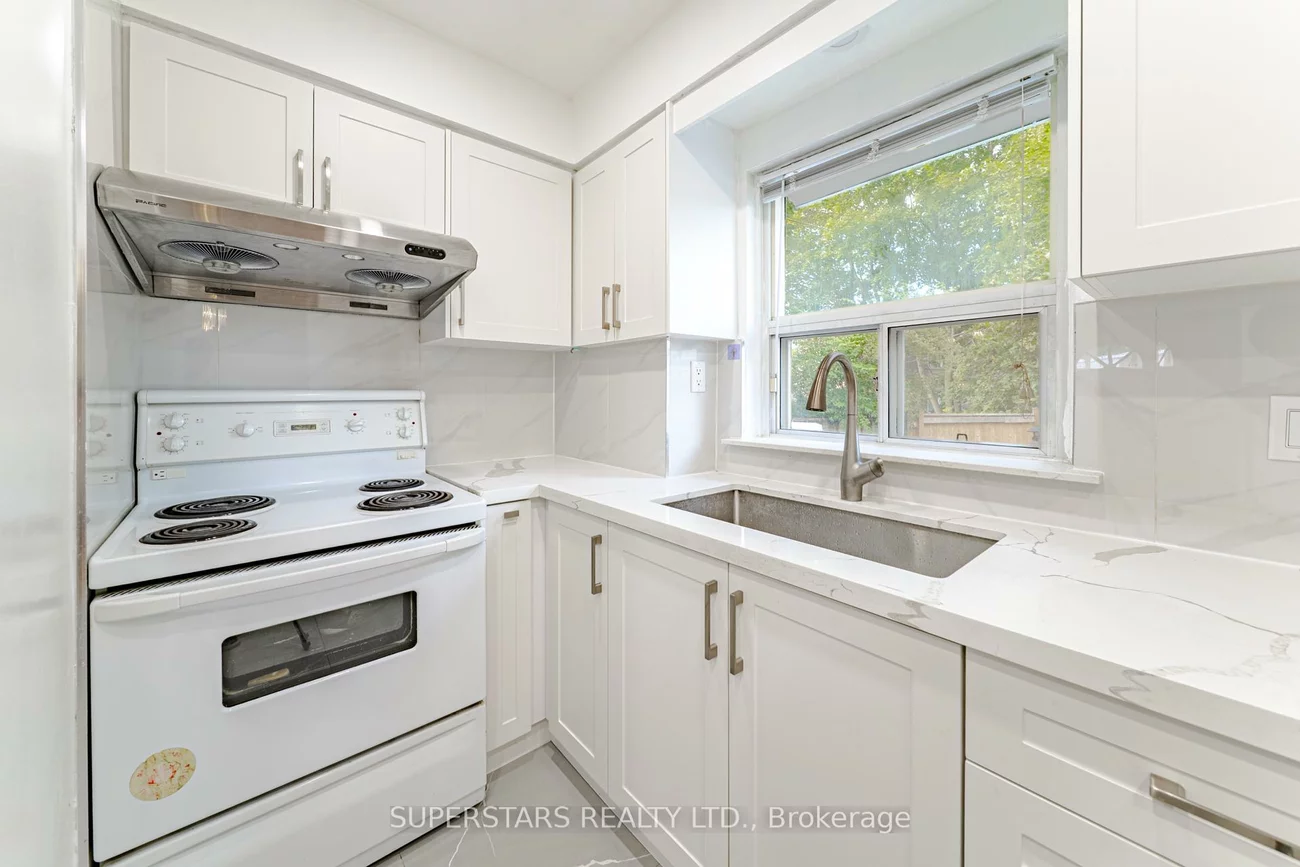 139, Woodfern, Ionview, Toronto
