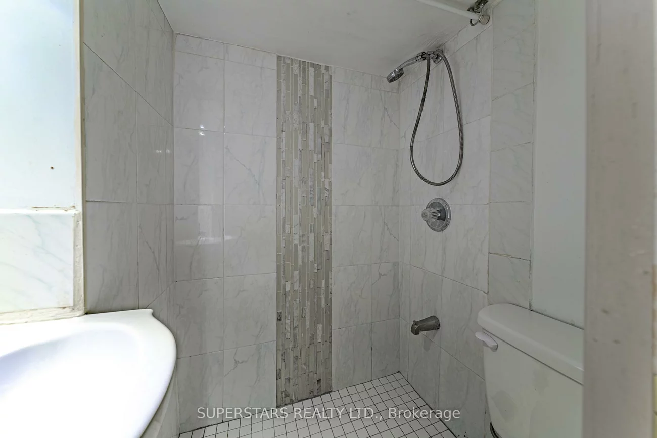 139, Woodfern, Ionview, Toronto
