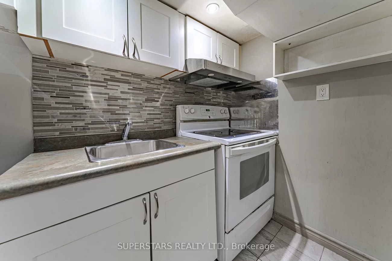 139, Woodfern, Ionview, Toronto