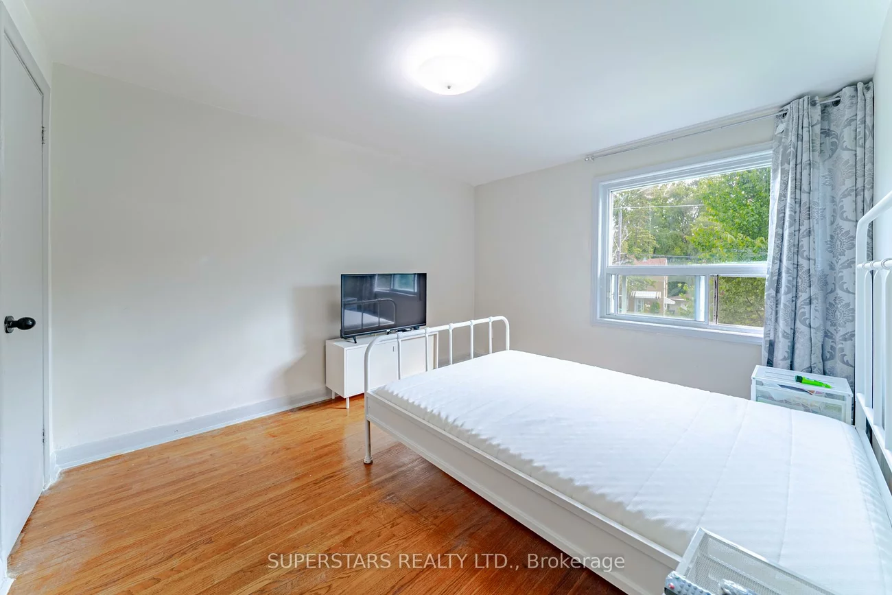 139, Woodfern, Ionview, Toronto