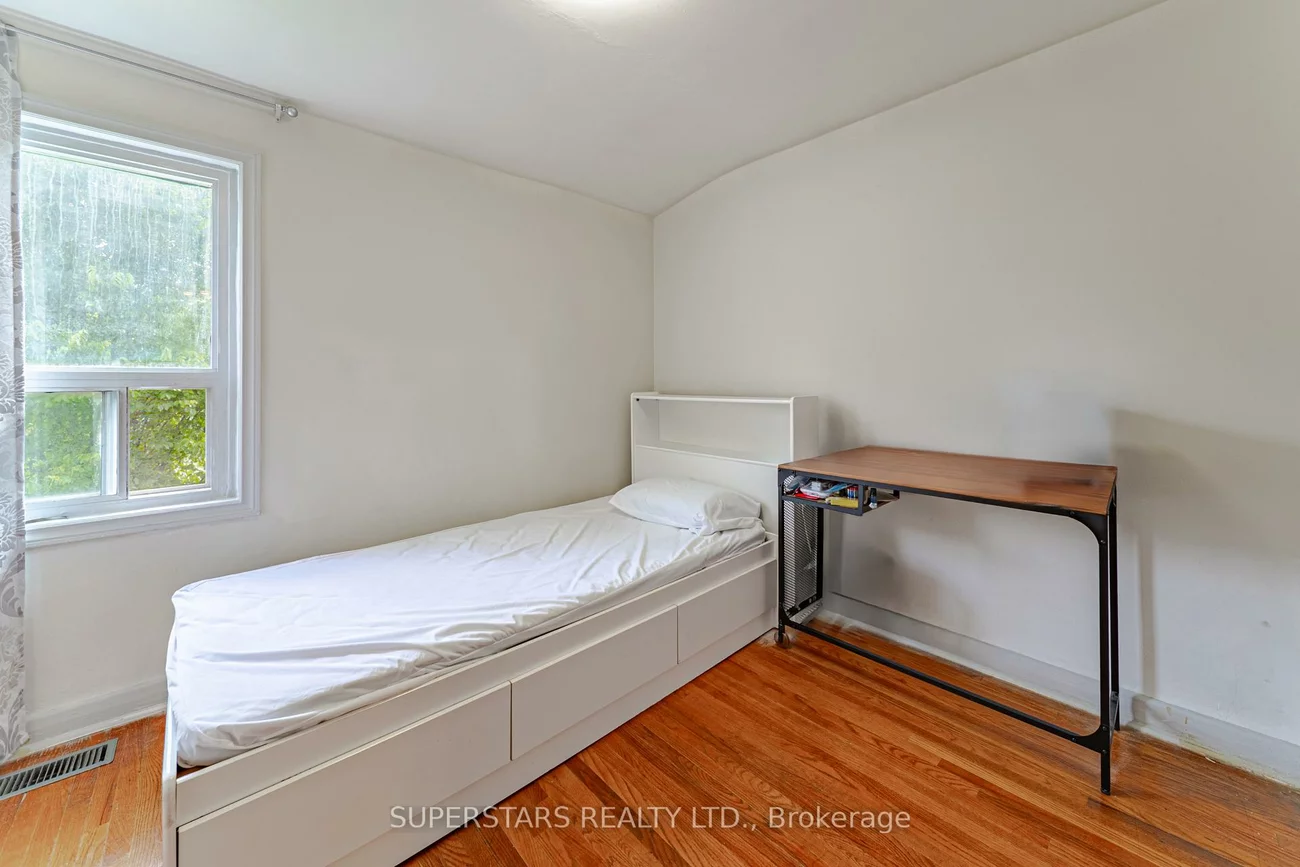 139, Woodfern, Ionview, Toronto