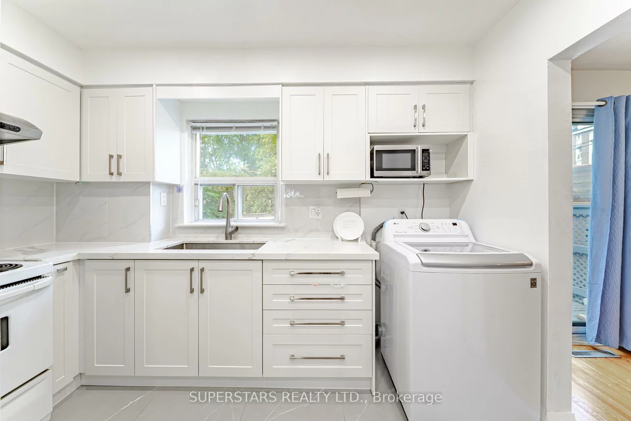 139, Woodfern, Ionview, Toronto