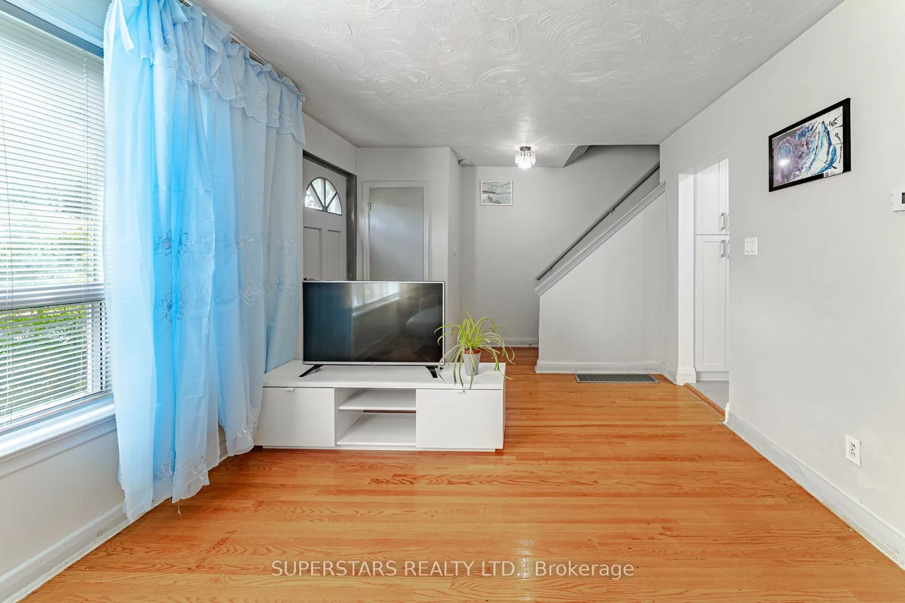 139, Woodfern, Ionview, Toronto