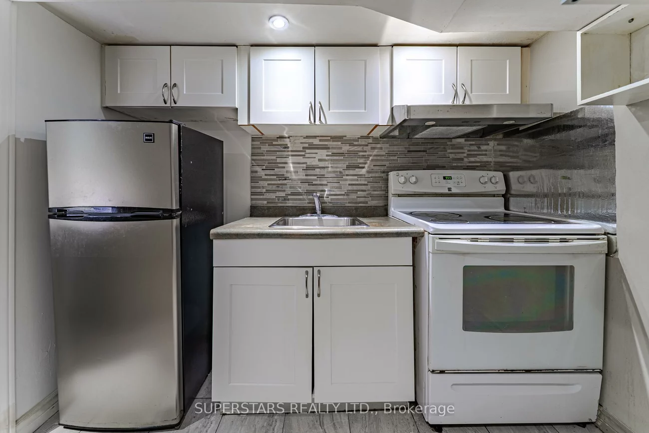 139, Woodfern, Ionview, Toronto
