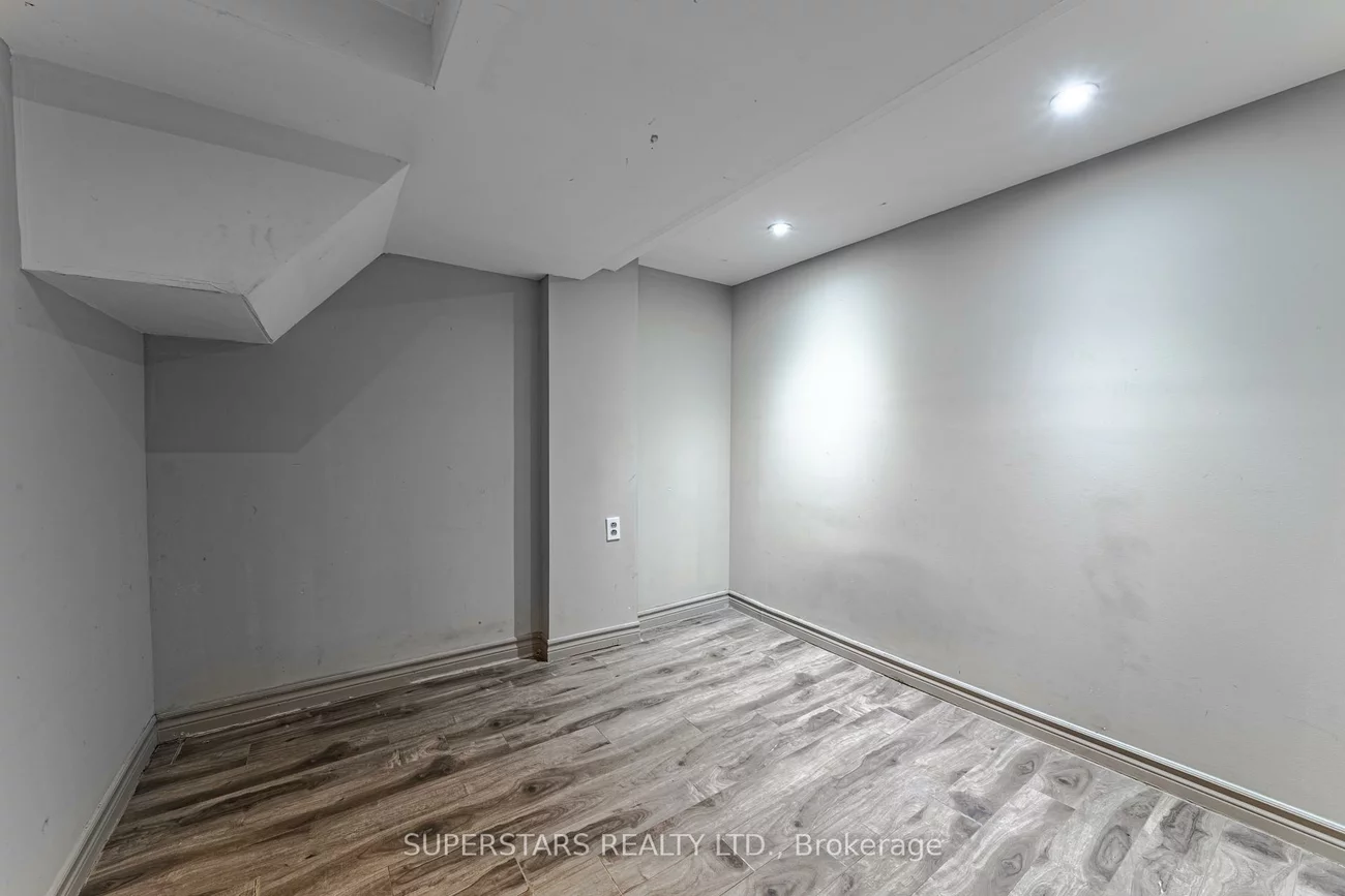 139, Woodfern, Ionview, Toronto