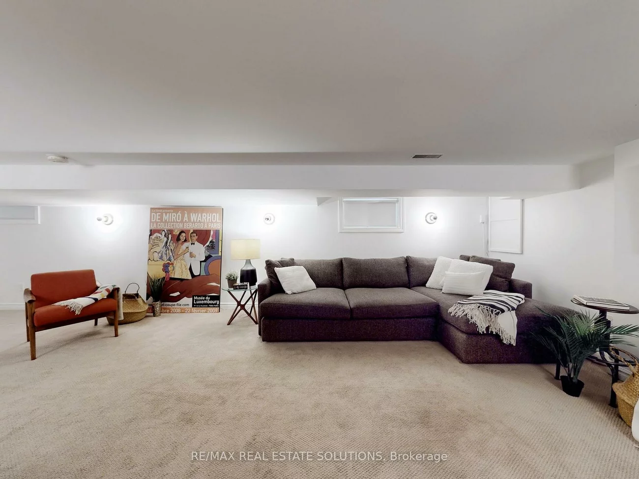 114, Booth, South Riverdale, Toronto