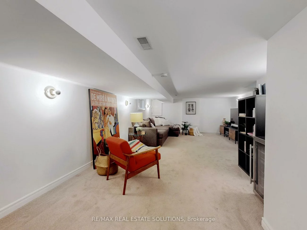 114, Booth, South Riverdale, Toronto