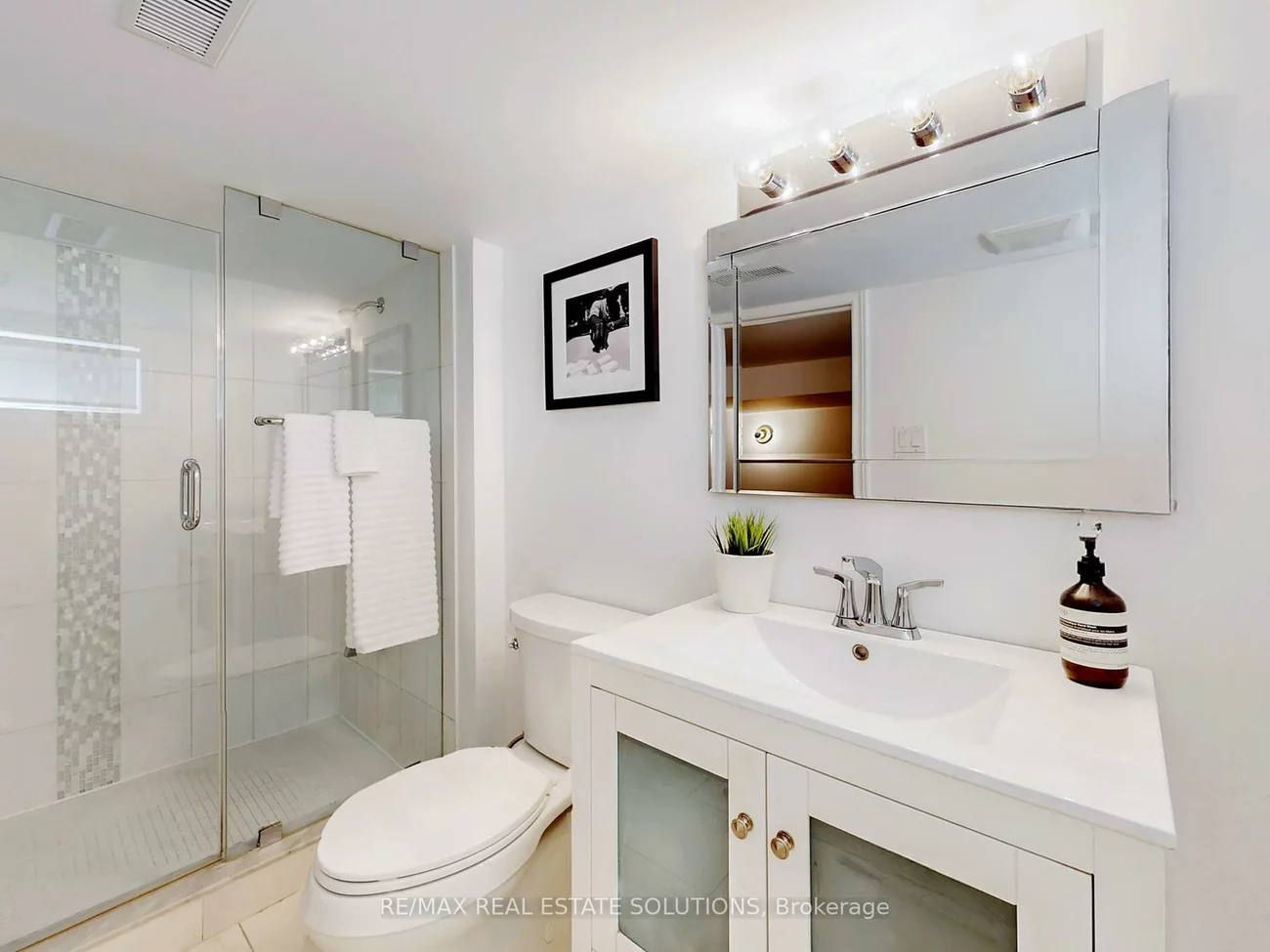 114, Booth, South Riverdale, Toronto
