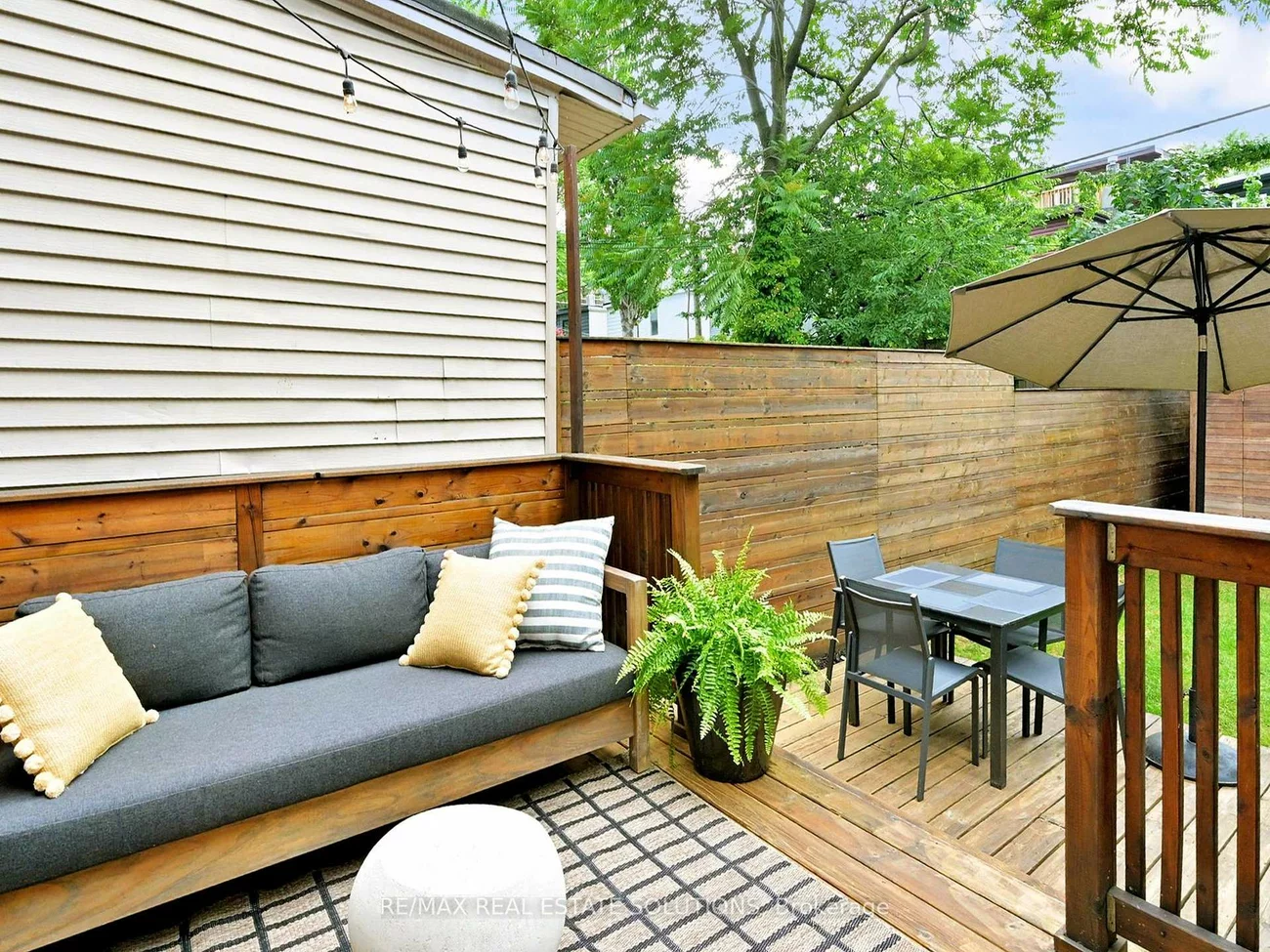 114, Booth, South Riverdale, Toronto