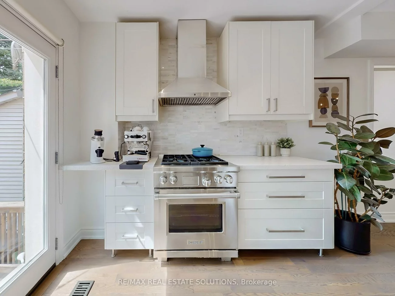 114, Booth, South Riverdale, Toronto