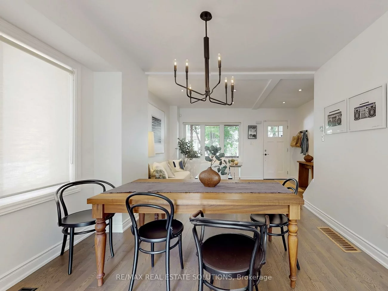 114, Booth, South Riverdale, Toronto