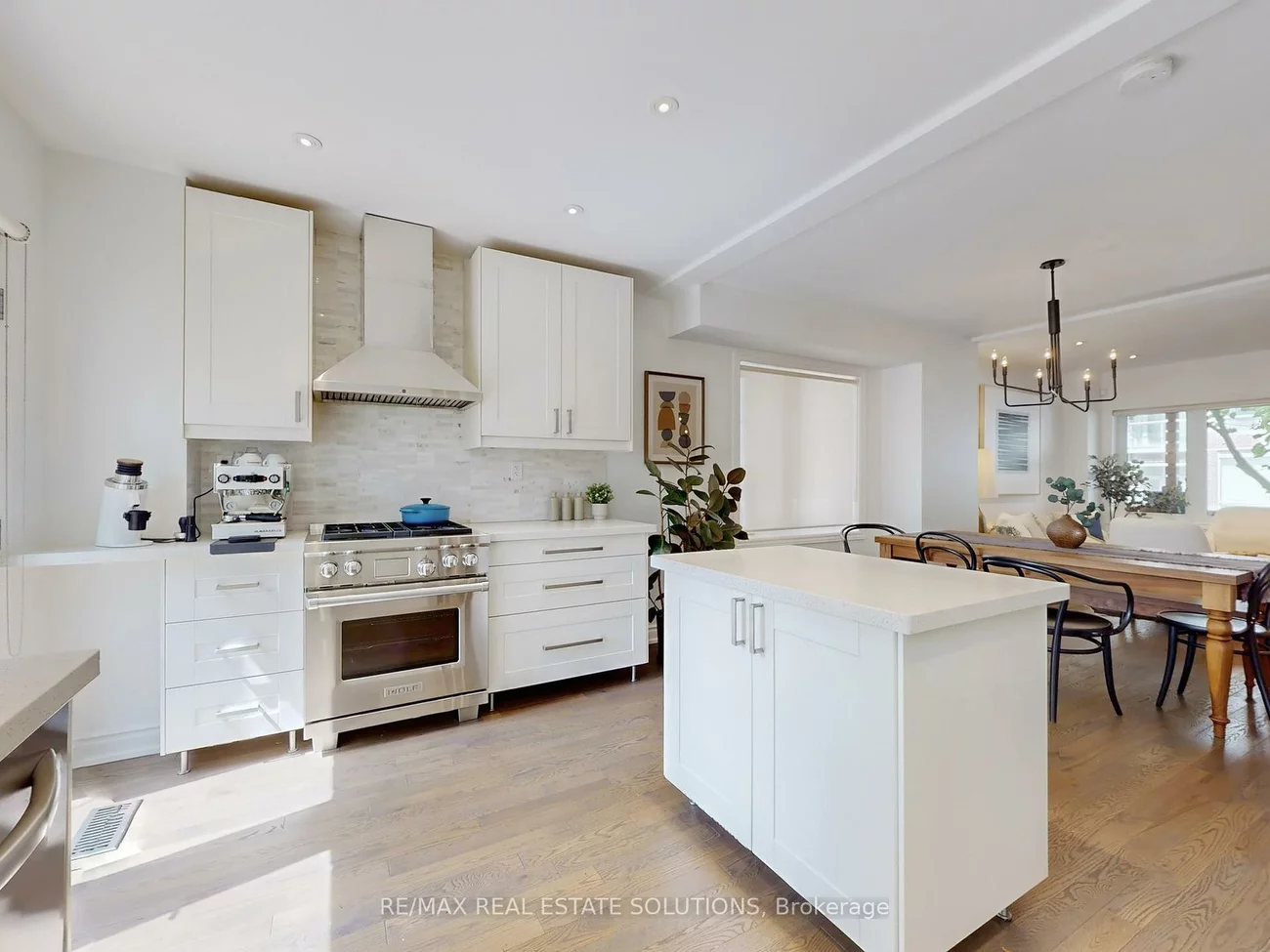 114, Booth, South Riverdale, Toronto