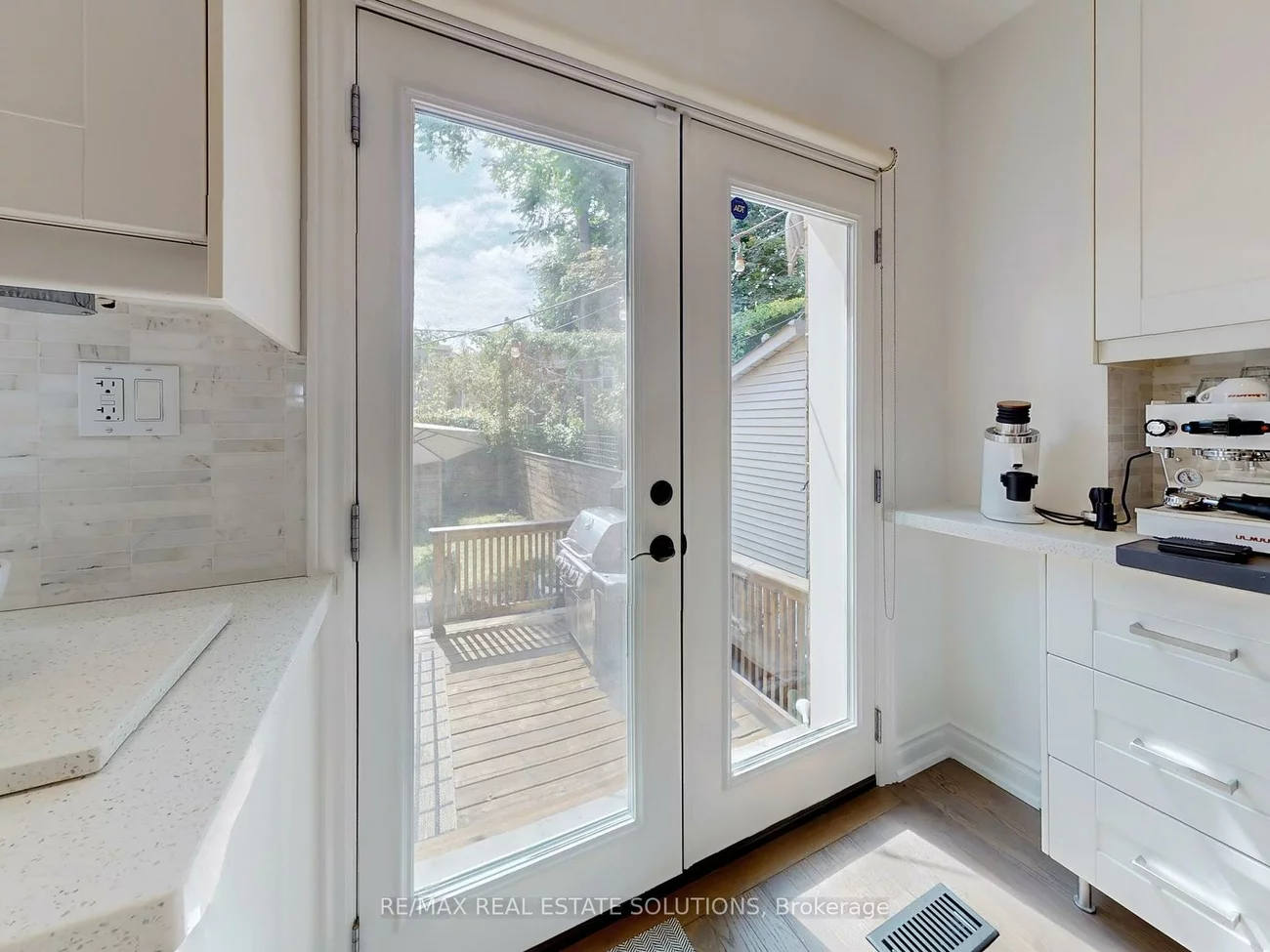 114, Booth, South Riverdale, Toronto