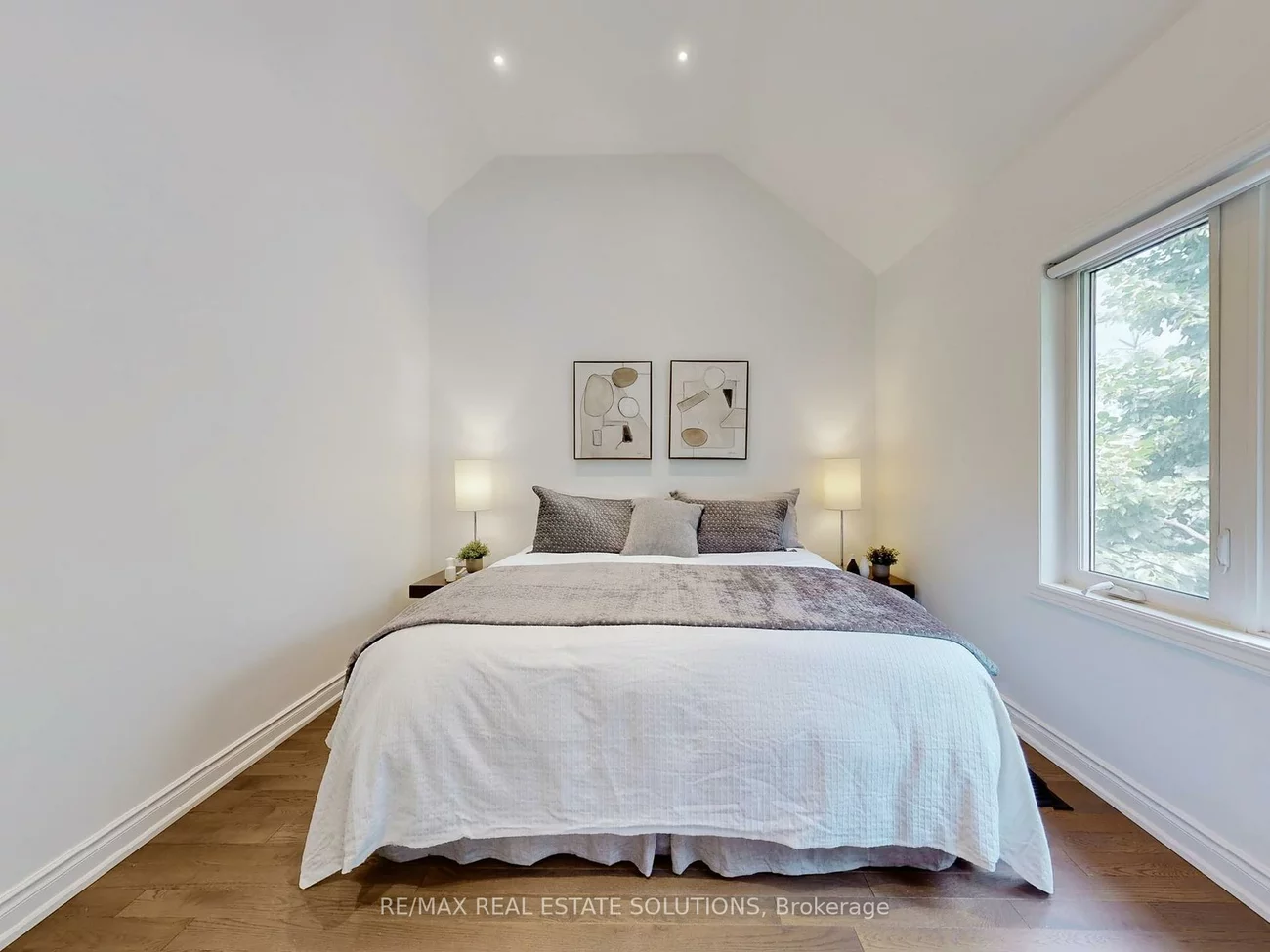 114, Booth, South Riverdale, Toronto