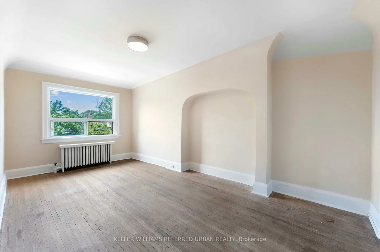775, Coxwell, Danforth, Toronto