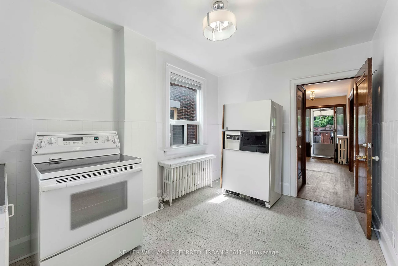 775, Coxwell, Danforth, Toronto