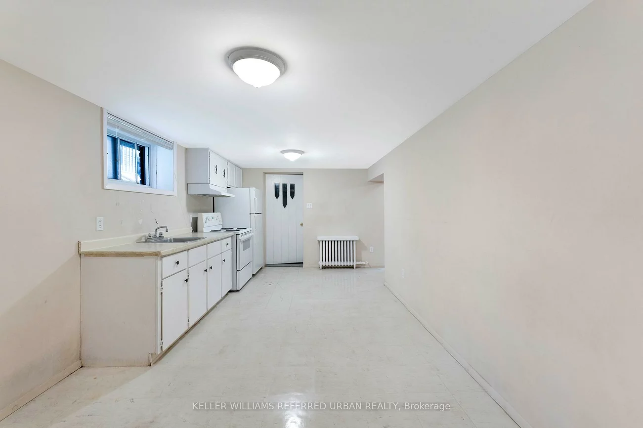 775, Coxwell, Danforth, Toronto