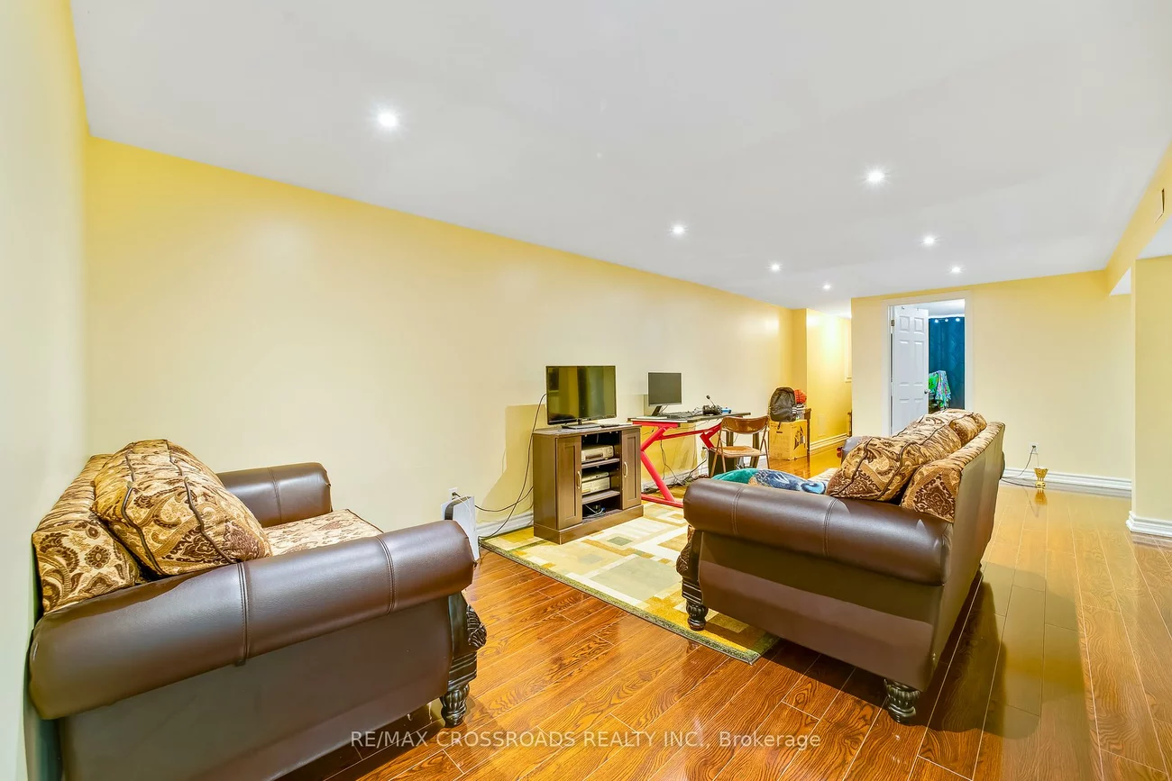 56, Hutcherson, Malvern, Toronto