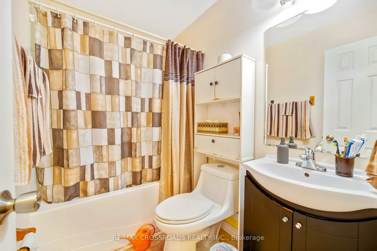 56, Hutcherson, Malvern, Toronto