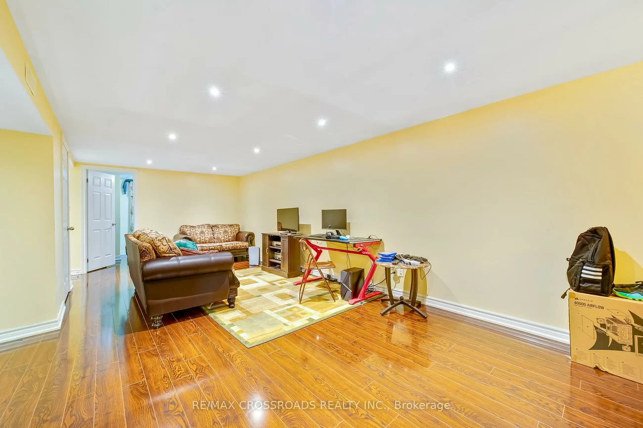 56, Hutcherson, Malvern, Toronto