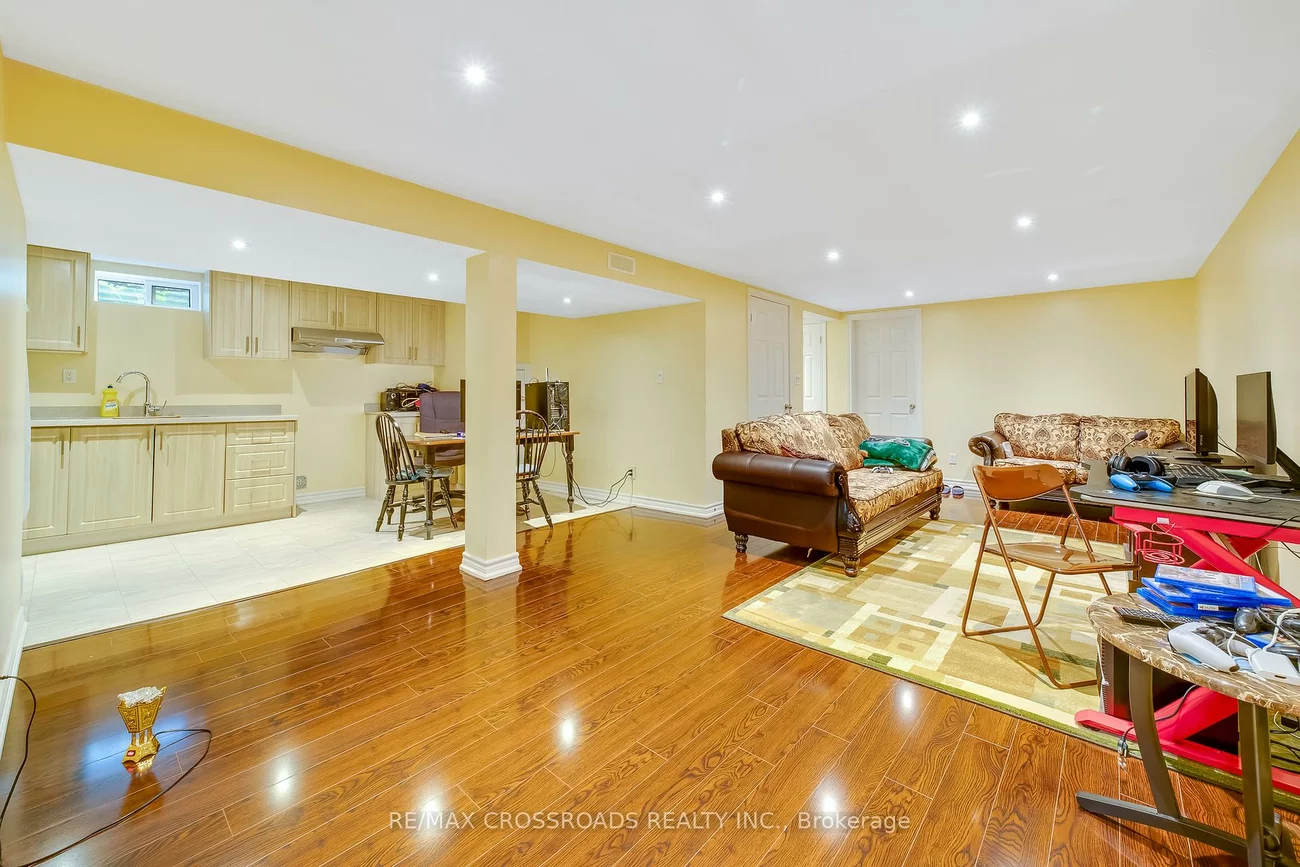 56, Hutcherson, Malvern, Toronto