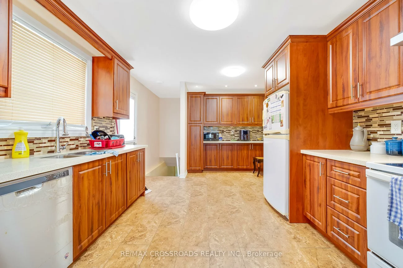 56, Hutcherson, Malvern, Toronto