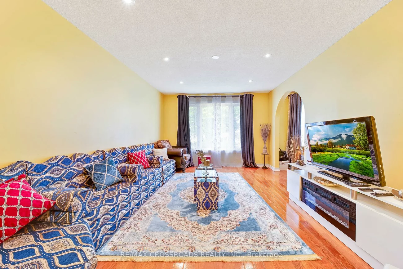 56, Hutcherson, Malvern, Toronto