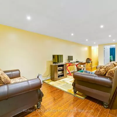 56, Hutcherson, Malvern, Toronto