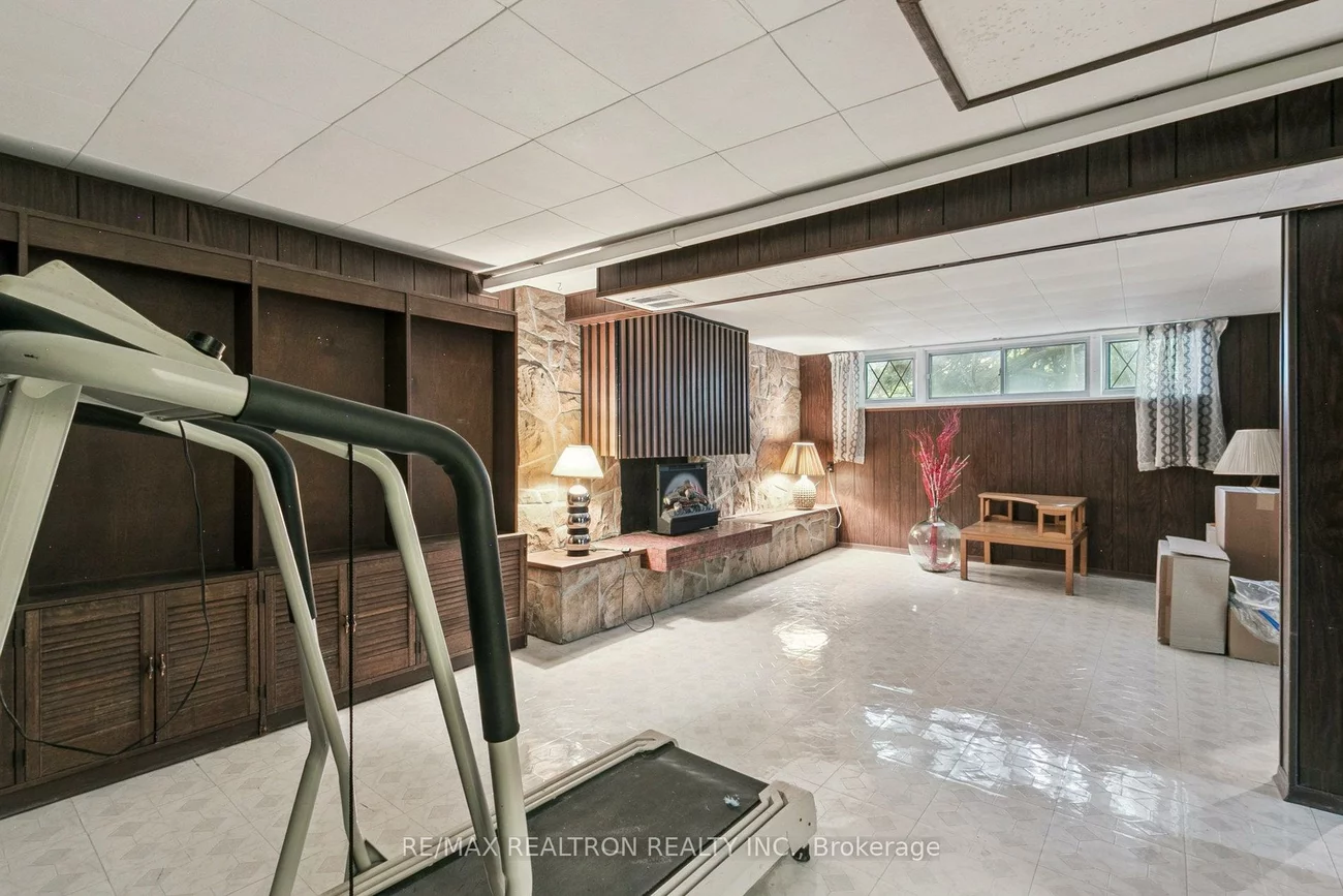 27, Elfreda, Clairlea-Birchmount, Toronto