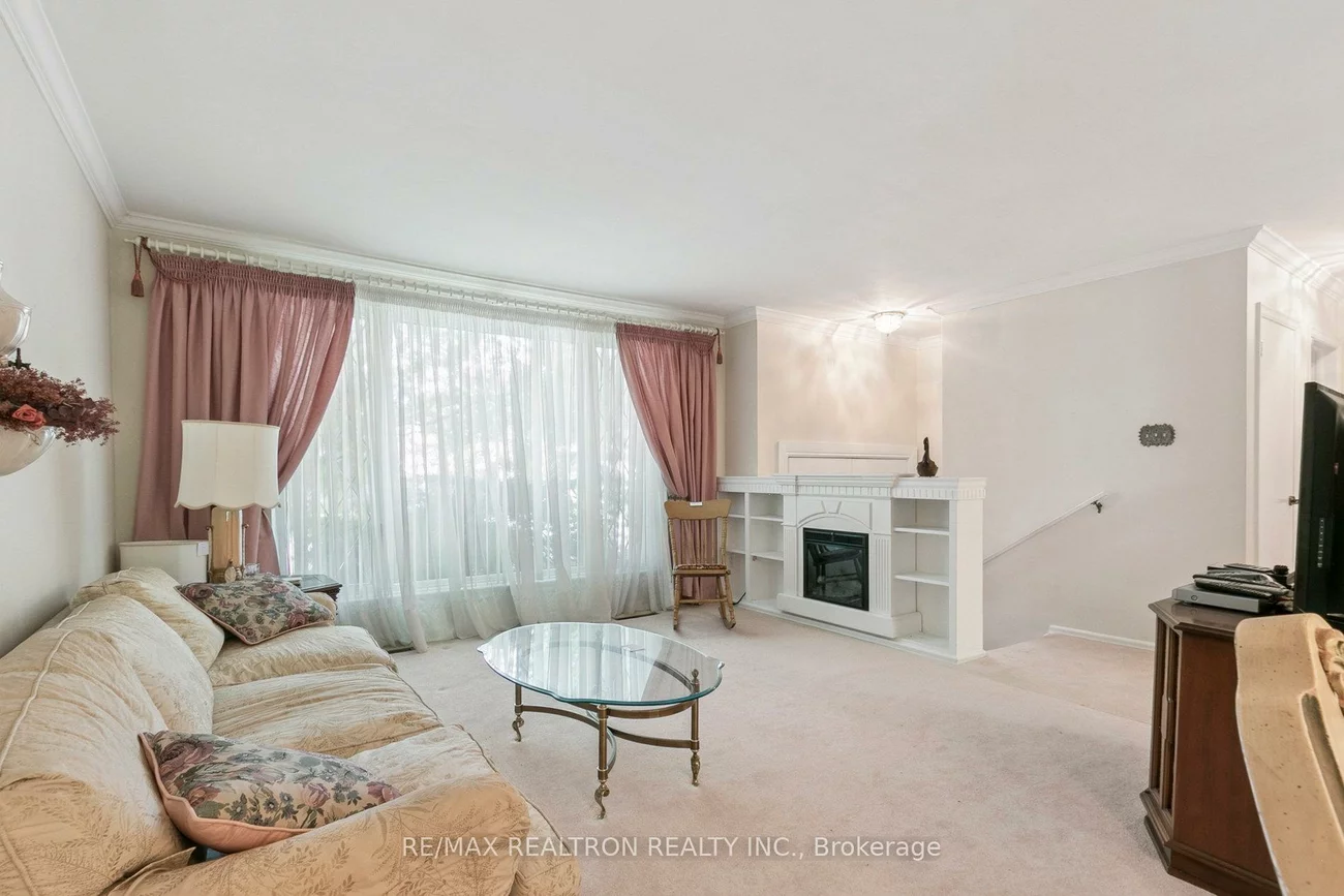 27, Elfreda, Clairlea-Birchmount, Toronto