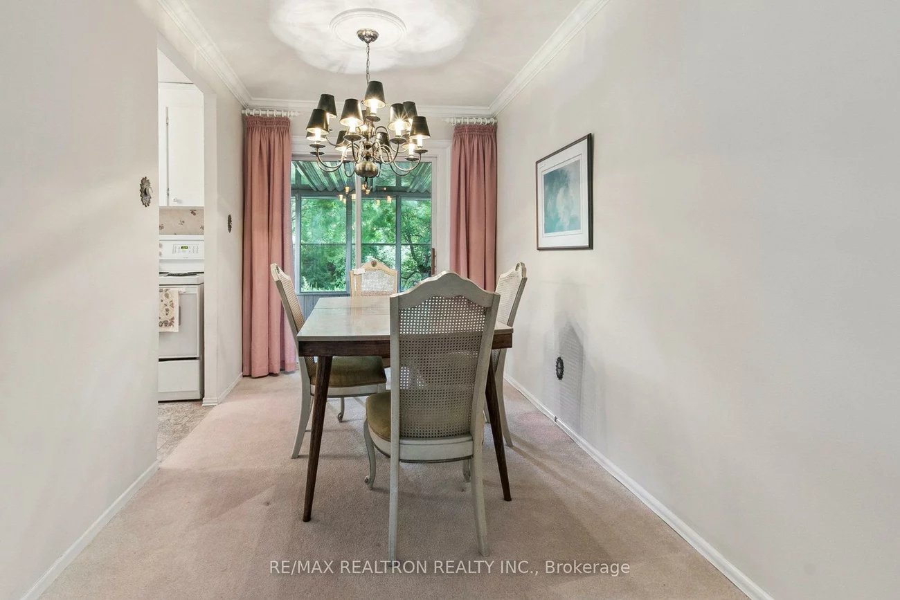 27, Elfreda, Clairlea-Birchmount, Toronto