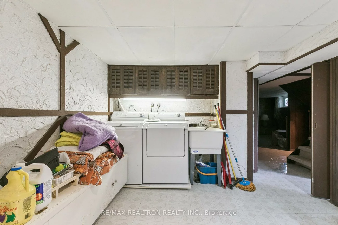 27, Elfreda, Clairlea-Birchmount, Toronto