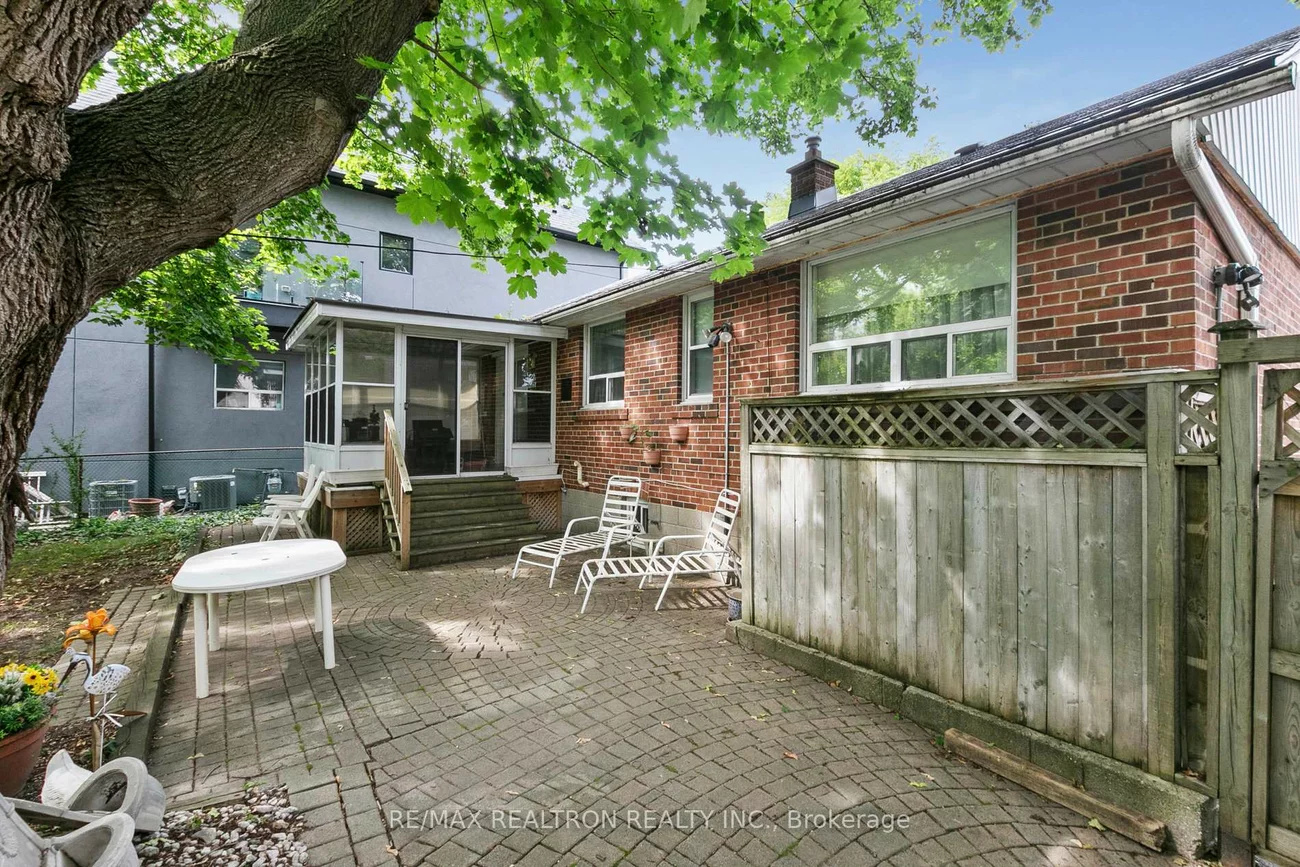 27, Elfreda, Clairlea-Birchmount, Toronto