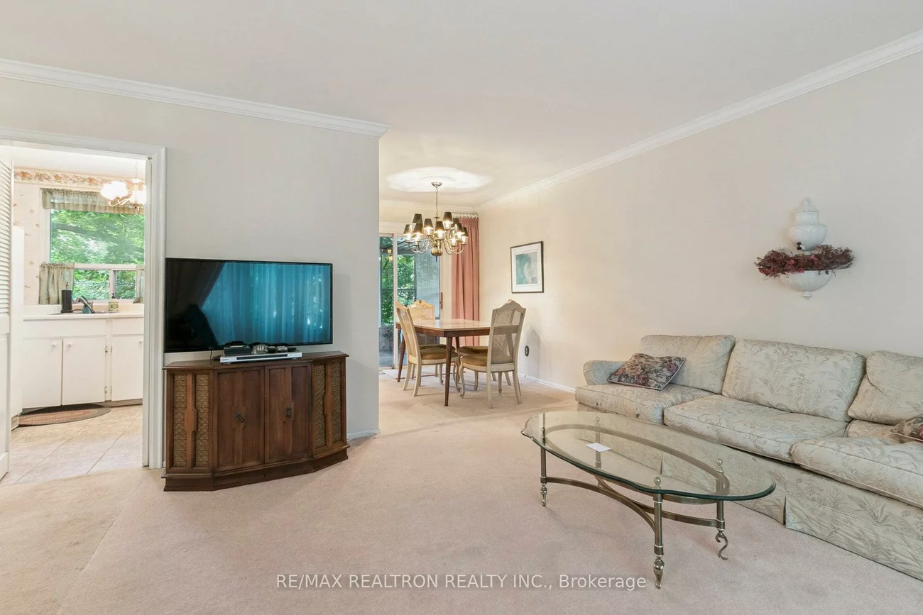 27, Elfreda, Clairlea-Birchmount, Toronto