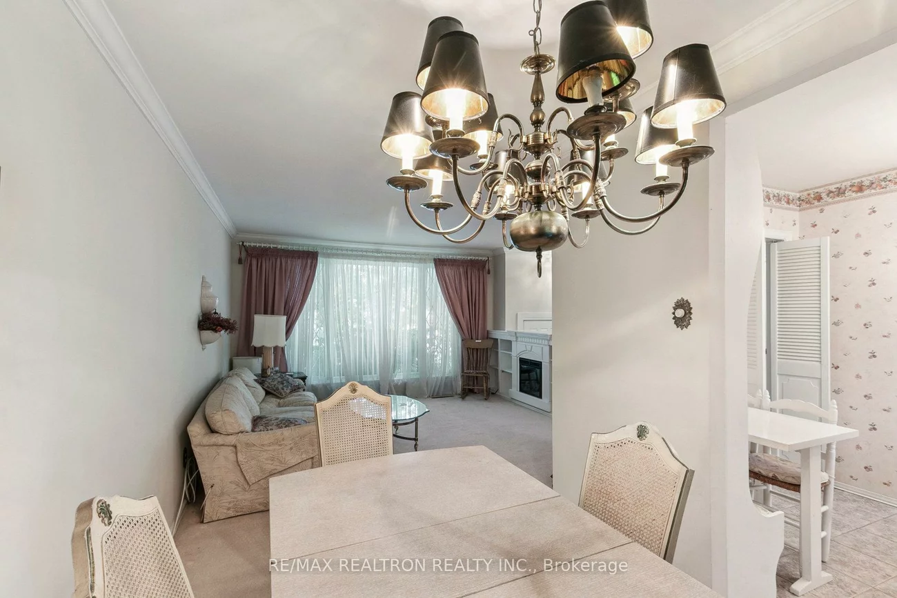 27, Elfreda, Clairlea-Birchmount, Toronto