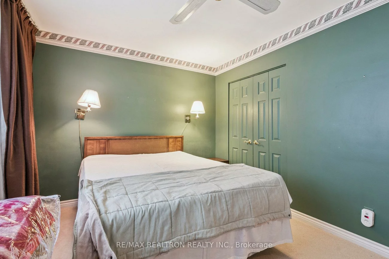 27, Elfreda, Clairlea-Birchmount, Toronto