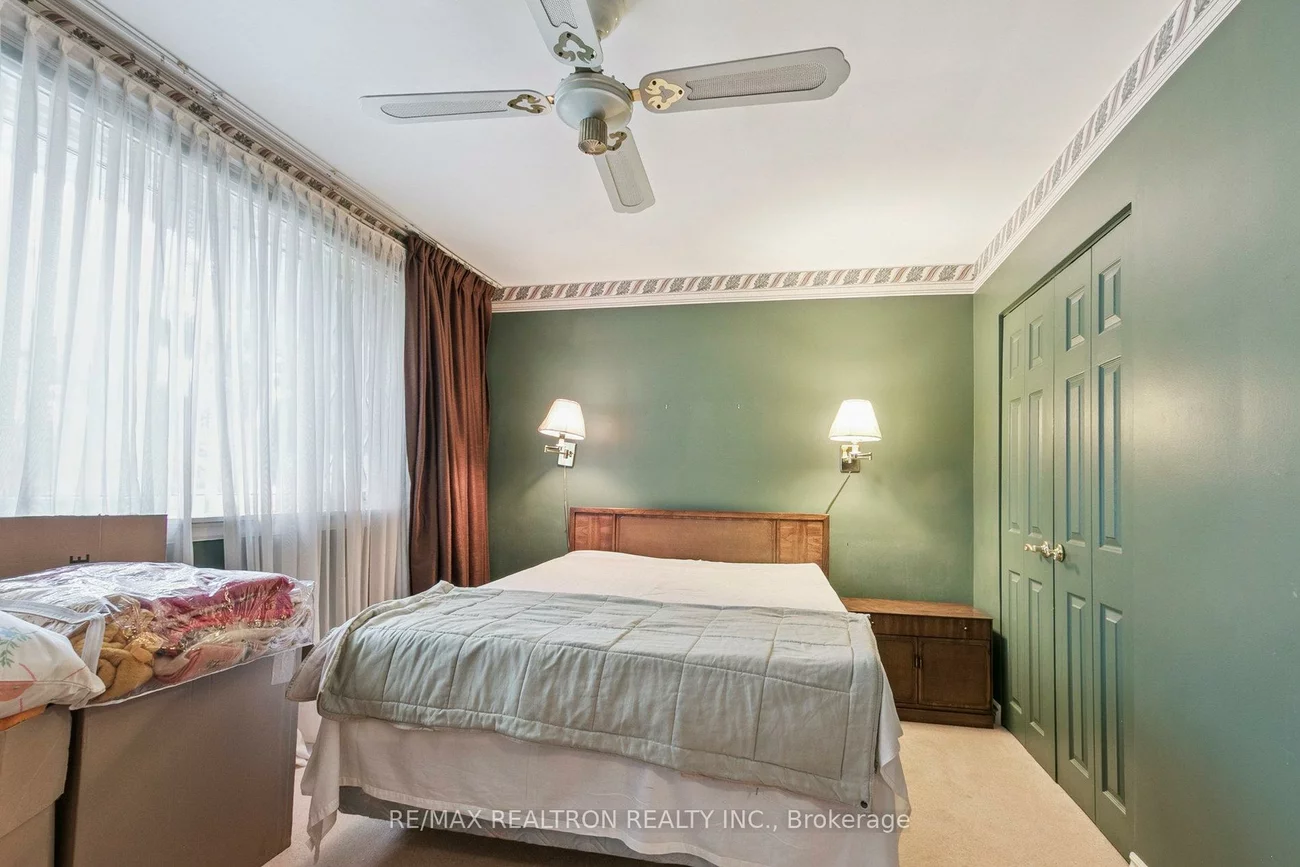 27, Elfreda, Clairlea-Birchmount, Toronto