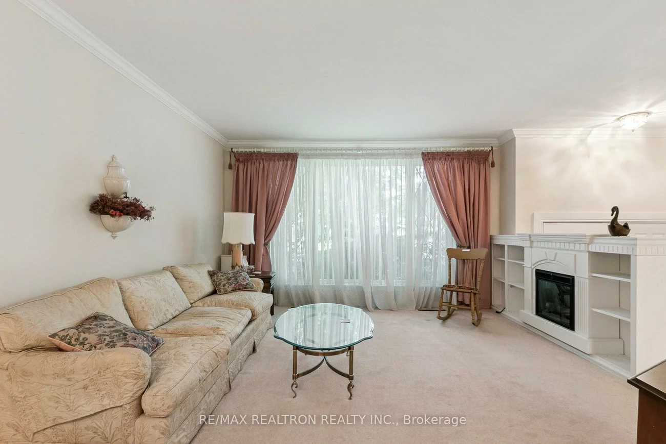 27, Elfreda, Clairlea-Birchmount, Toronto