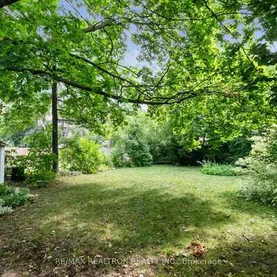 27, Elfreda, Clairlea-Birchmount, Toronto