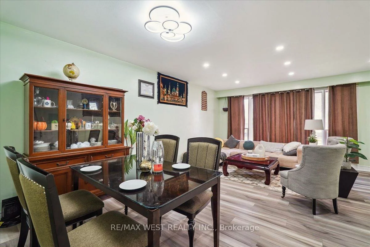 6, Dubarry, West Hill, Toronto