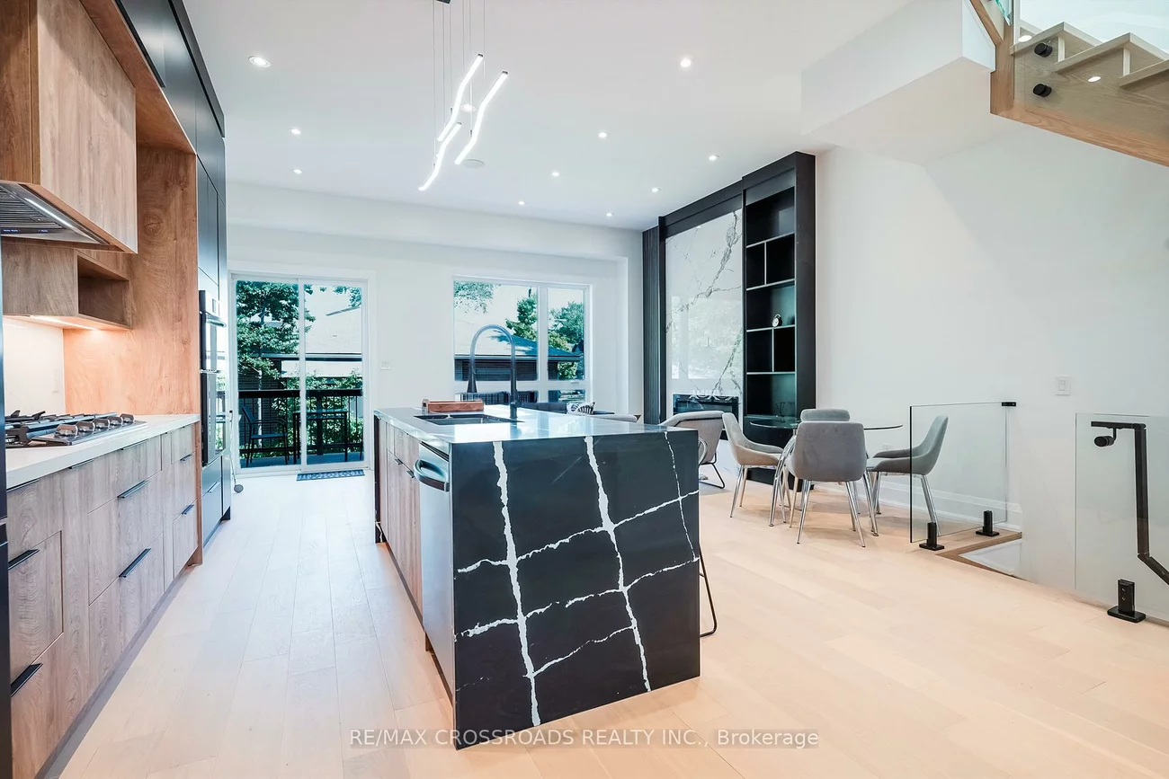 106, Park, Birchcliffe-Cliffside, Toronto