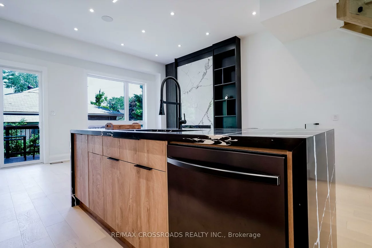 106, Park, Birchcliffe-Cliffside, Toronto
