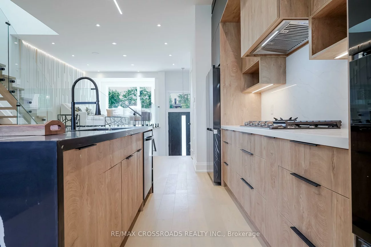 106, Park, Birchcliffe-Cliffside, Toronto