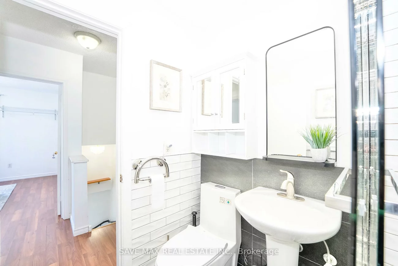 740, Kennedy, Ionview, Toronto