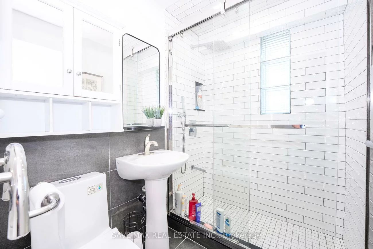 740, Kennedy, Ionview, Toronto